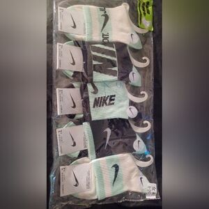 Nike Men's White and Mint Athletic Socks